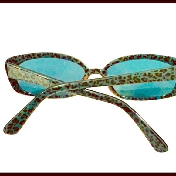 NWOT VINTAGE: Nicole Miller Sunglasses WITH Case!! - Picture 2 of 7